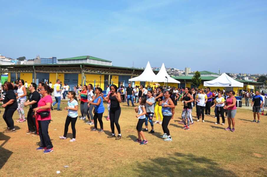 prefeitura-de-carapicuiba-realiza-evento-em-homenagem-ao-dia-das-maes-no-parque-do-planalto-no-sabado