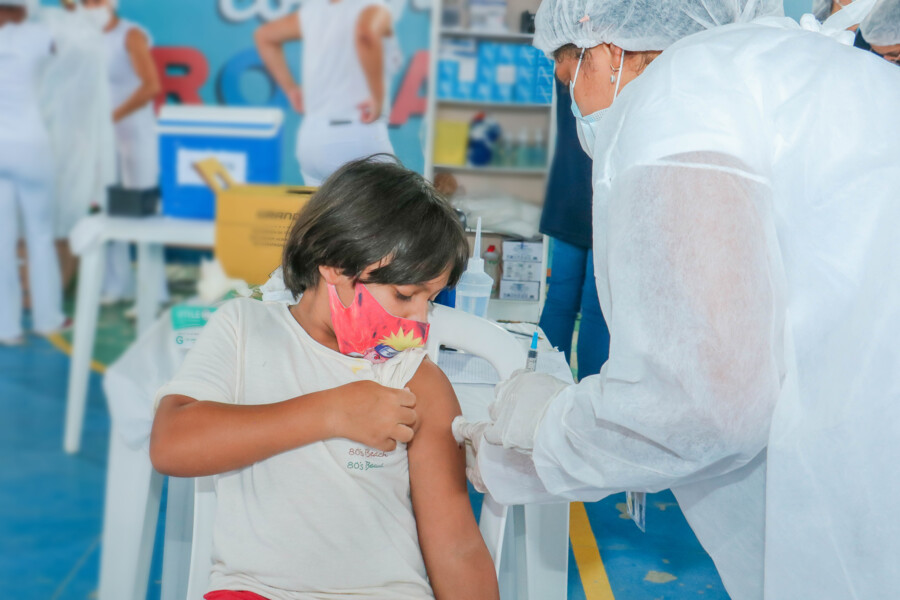 carapicuiba-inicia-vacinacao-contra-a-covid-19-em-criancas-de-3-e-4-anos-com-comorbidade-ou-imunossupressao