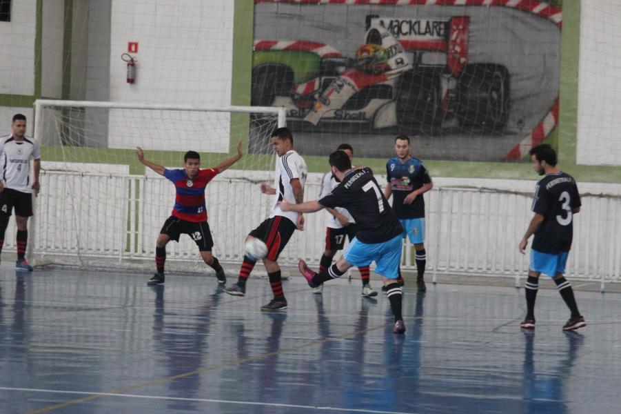 8-B_Futsal-2ª-Divisão---Vai-Que-Cola-(Branco)-x-(Azul)-Perimetral.jpg