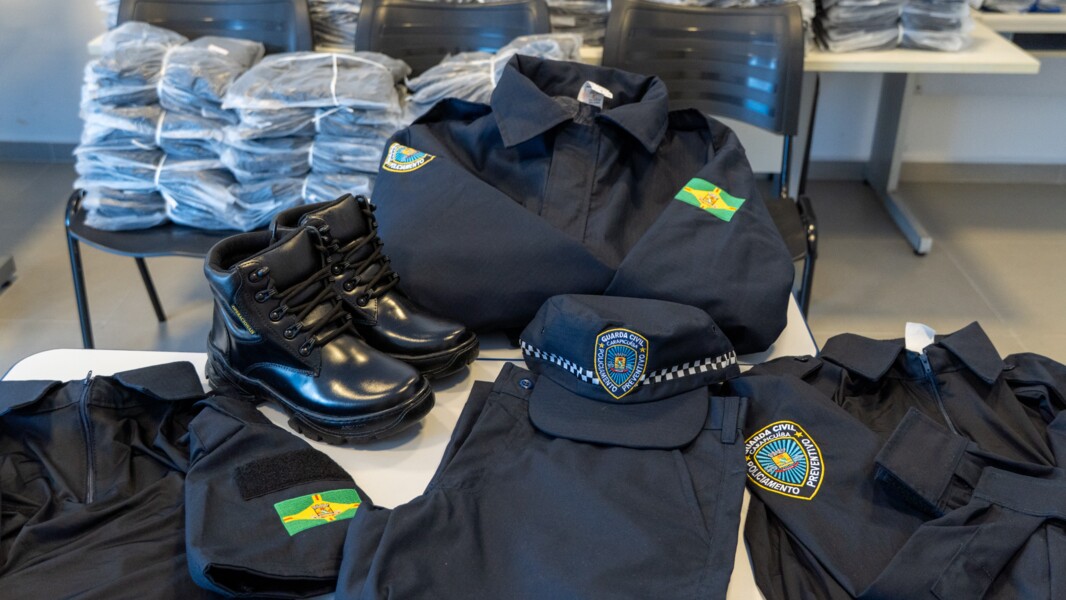 agentes-da-guarda-civil-municipal-recebem-novos-uniformes