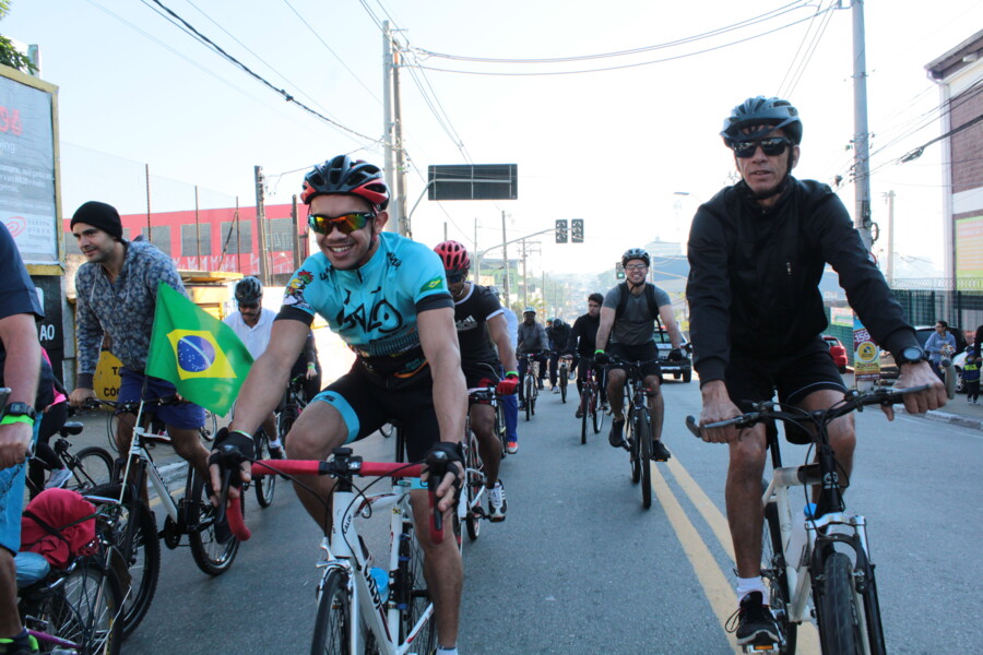 pedalando-sem-fronteiras-une-carapicuiba-e-cotia-num-grande-encontro-de-integracao-cultura-e-sustentabilidade