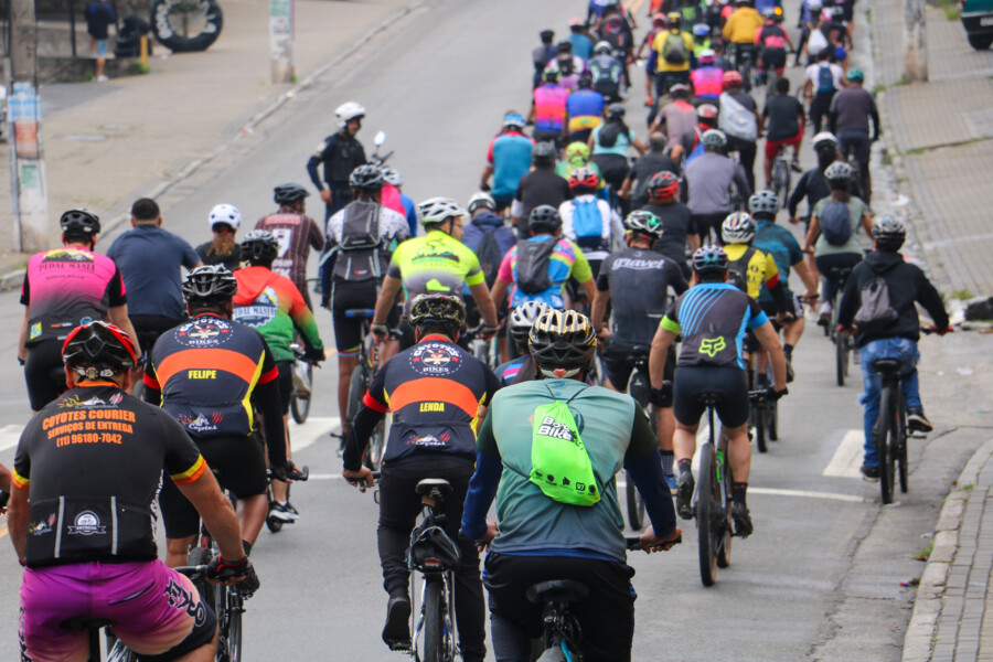 parceria-entre-carapicuiba-e-cotia-pedalando-sem-fronteiras-reune-mais-de-250-ciclistas-e-celebra-integracao-cultura-e-sustentabilidade