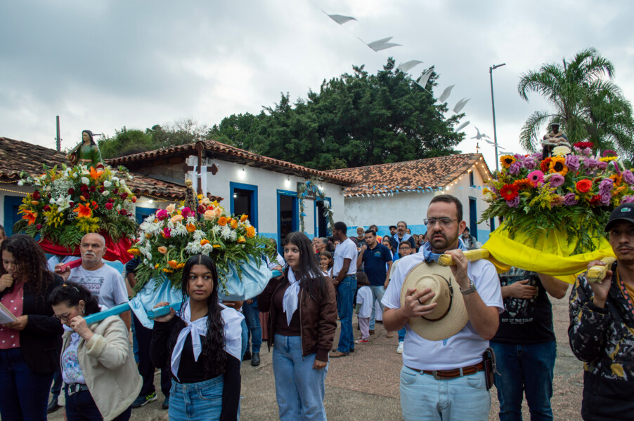 prefeitura-apoia-festa-de-santa-cruz-do-dia-1-a-4-de-maio-na-praca-da-aldeia