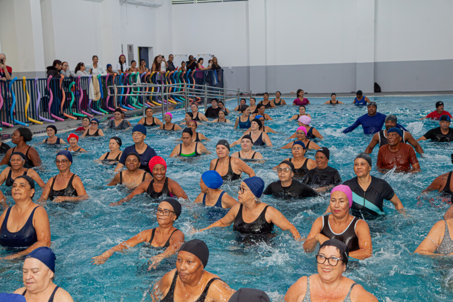 prefeitura-de-carapicuiba-abre-mais-de-500-vagas-para-hidroginastica